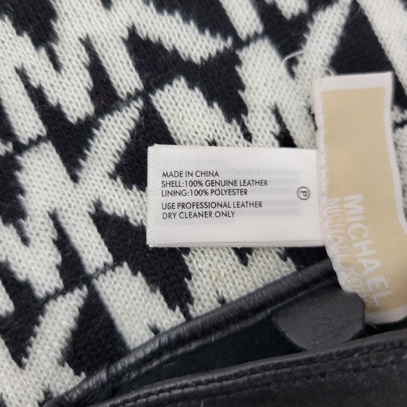 Michael Kors Signature Infinity Scarf and Gloves - Picture 5 of 9